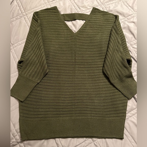 New York & Company Dolman Sweater NWOT - Picture 2 of 6